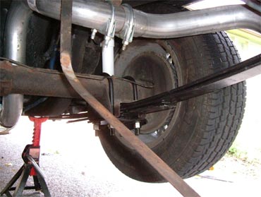 How to Change the Rear Leaf Springs On Your Camaro